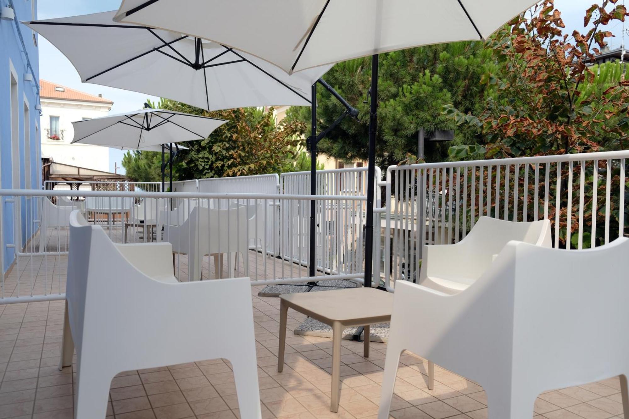 Hotel Canasta Rimini Exterior photo